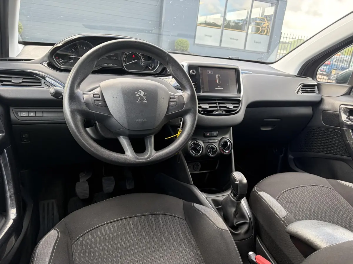 1.2 PureTech Blue Lion ✓Nieuwe D-riem✓Afn.Trekhaak✓Carplay✓Navi✓Airco✓Cruise✓Pdc✓2e Eigenaar✓Weinig Km✓5 Deurs✓N.A.P✓Apk tot 08-2027