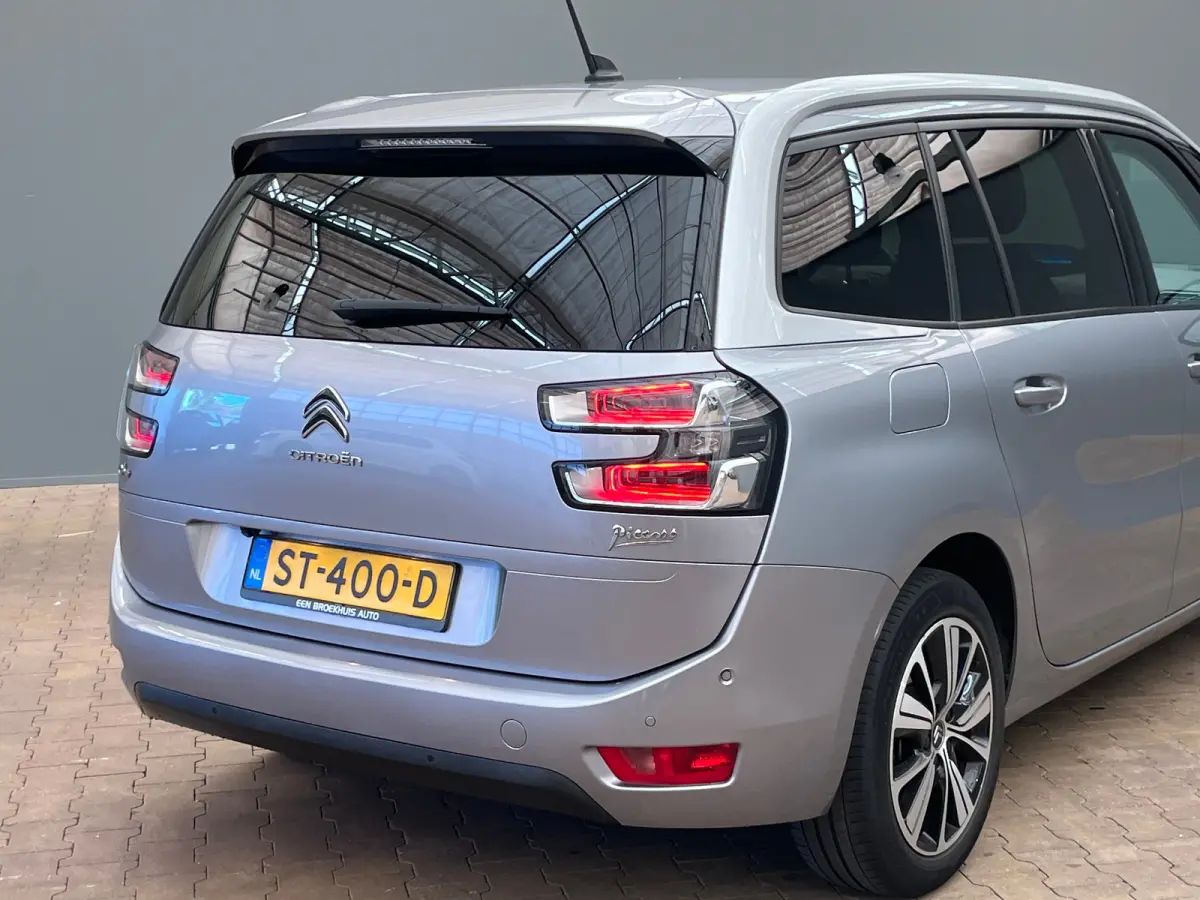 1.2 Turbo 130PK Feel Panoramische voorruit | Camera | Parkeersensoren voor & achter | Navi | Apple/Android Carplay | Achteruitrijcamera | Airco (automatisch) | Apple Carplay/Android Auto|tel