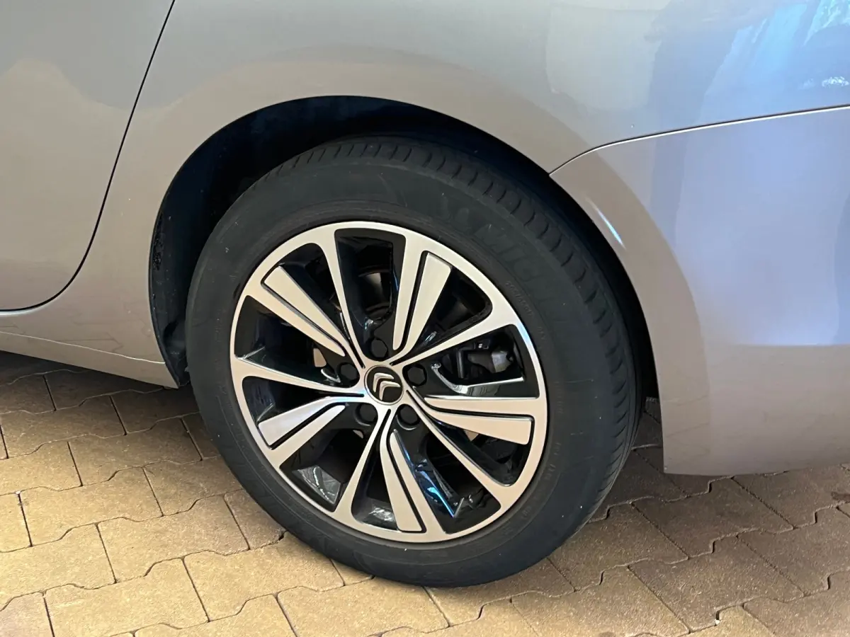 1.2 Turbo 130PK Feel Panoramische voorruit | Camera | Parkeersensoren voor & achter | Navi | Apple/Android Carplay | Achteruitrijcamera | Airco (automatisch) | Apple Carplay/Android Auto|tel