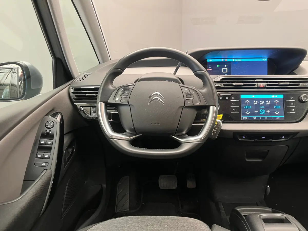 1.2 Turbo 130PK Feel Panoramische voorruit | Camera | Parkeersensoren voor & achter | Navi | Apple/Android Carplay | Achteruitrijcamera | Airco (automatisch) | Apple Carplay/Android Auto|tel