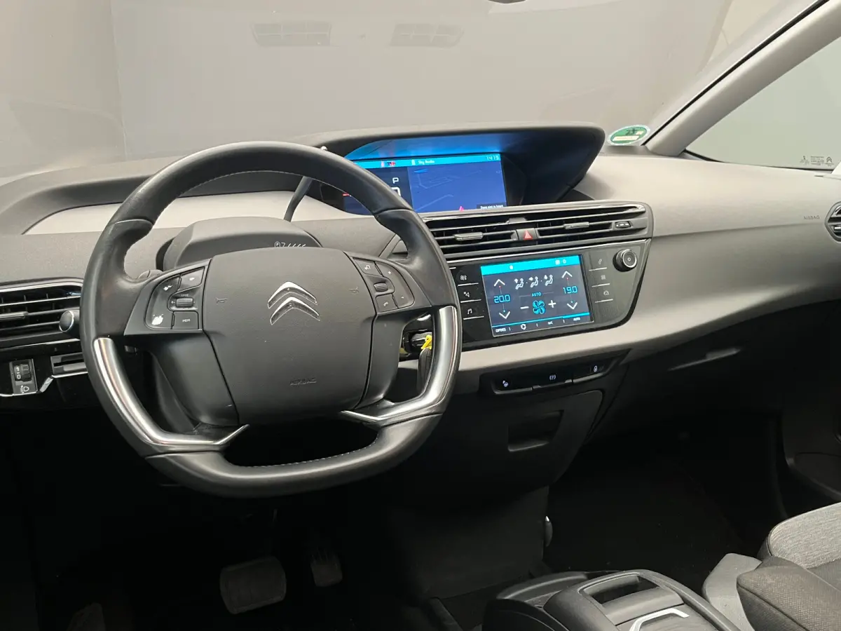 1.2 Turbo 130PK Feel Panoramische voorruit | Camera | Parkeersensoren voor & achter | Navi | Apple/Android Carplay | Achteruitrijcamera | Airco (automatisch) | Apple Carplay/Android Auto|tel