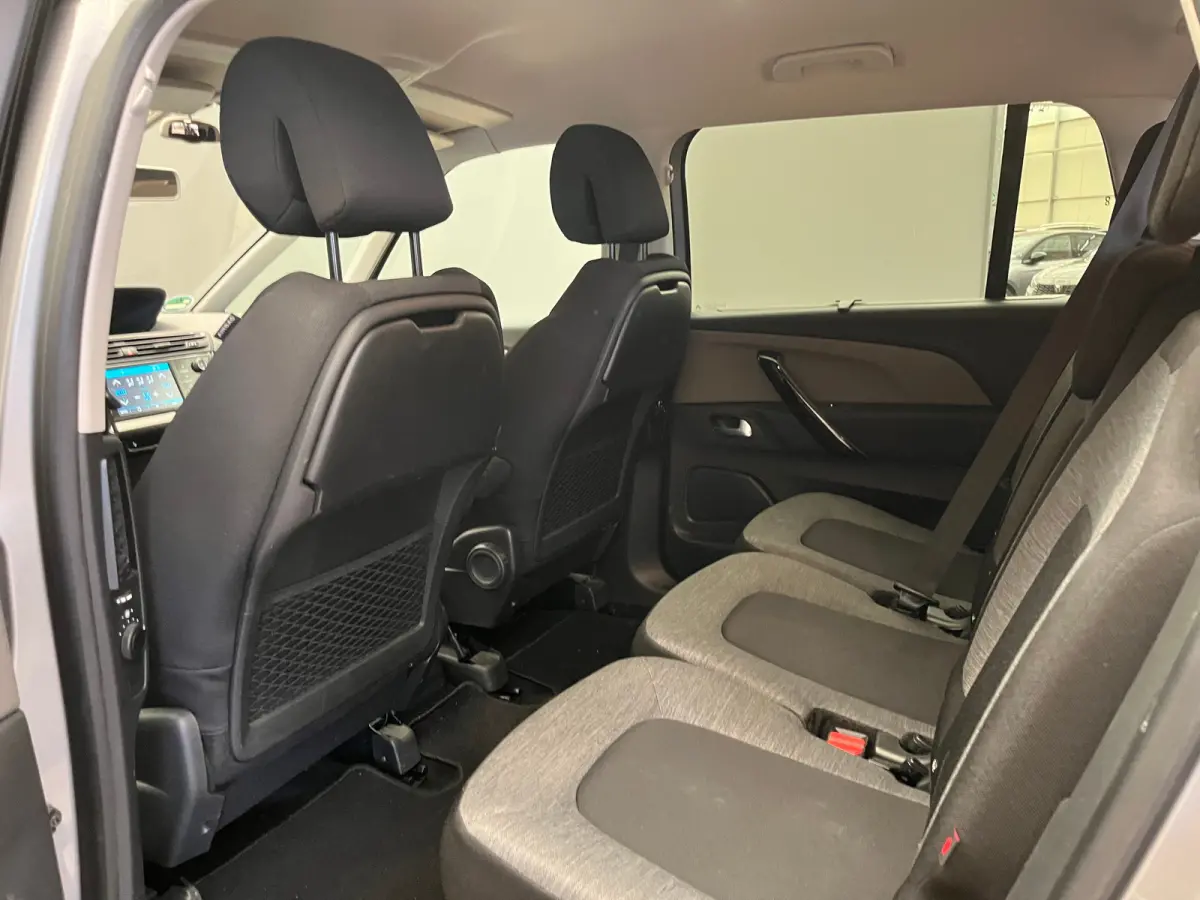 1.2 Turbo 130PK Feel Panoramische voorruit | Camera | Parkeersensoren voor & achter | Navi | Apple/Android Carplay | Achteruitrijcamera | Airco (automatisch) | Apple Carplay/Android Auto|tel