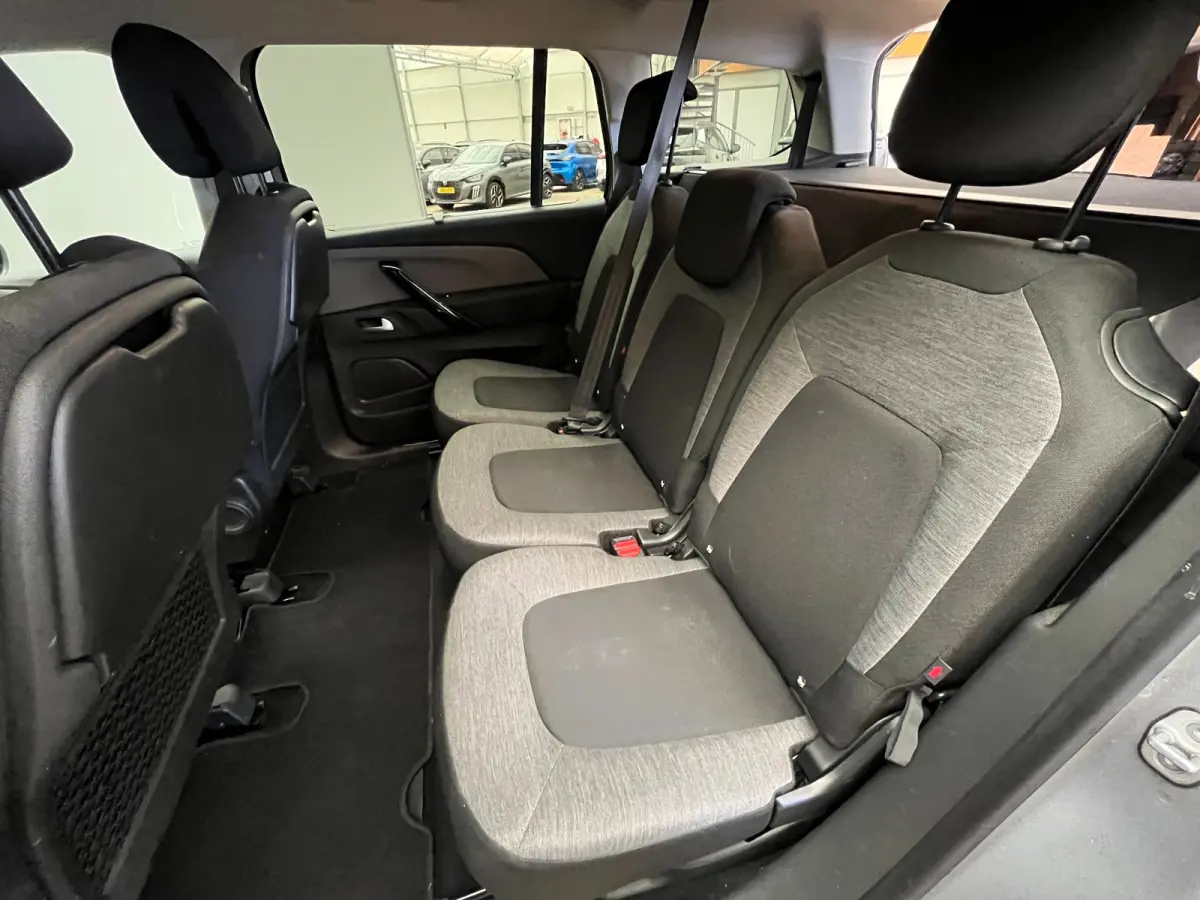 1.2 Turbo 130PK Feel Panoramische voorruit | Camera | Parkeersensoren voor & achter | Navi | Apple/Android Carplay | Achteruitrijcamera | Airco (automatisch) | Apple Carplay/Android Auto|tel