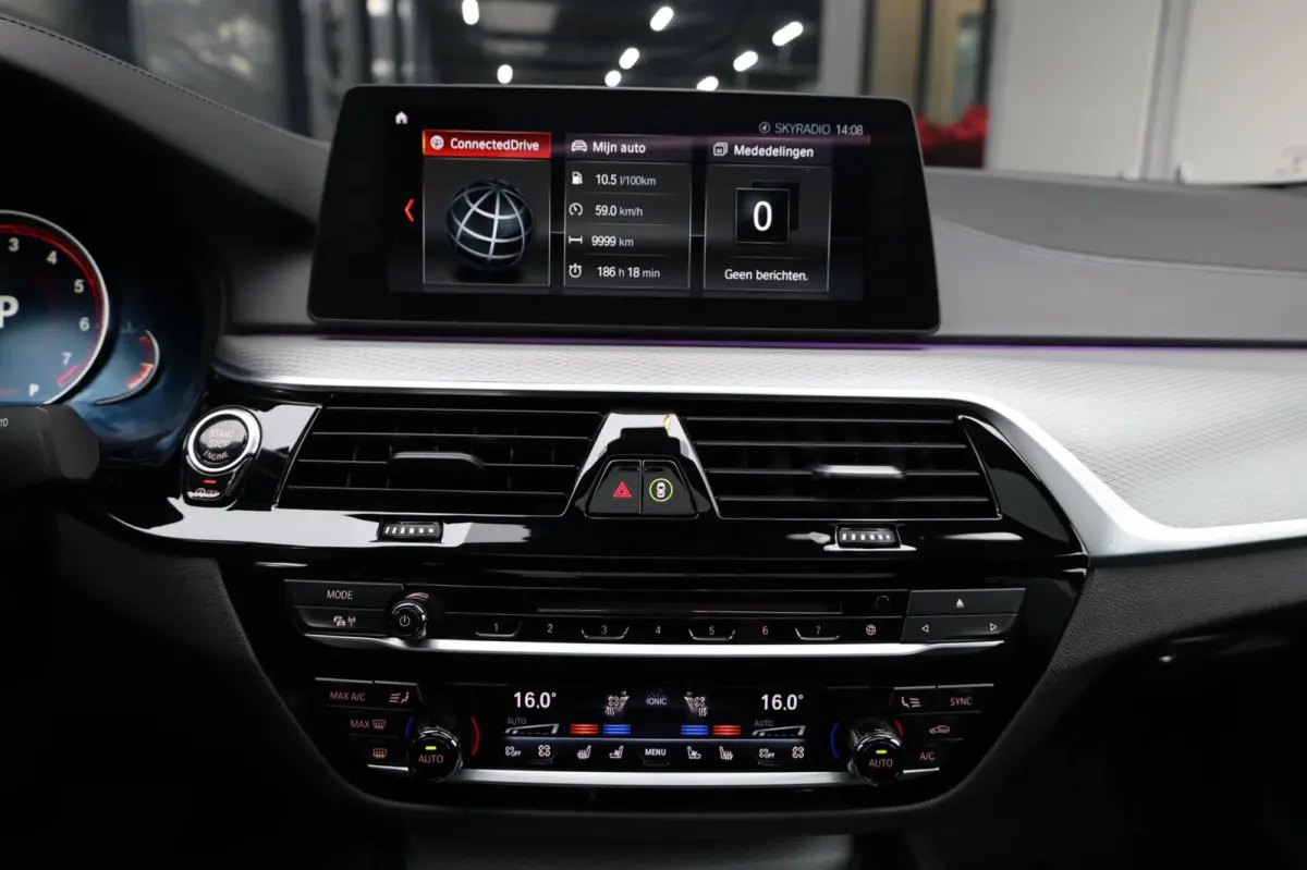 540i xDrive M-Sport LED/VIRTUAL/SFEER/PANO/LEER+S.VERWARMING+MEMORY/19" LMV/360/ACC/ECC/12 MND GARANTIE!