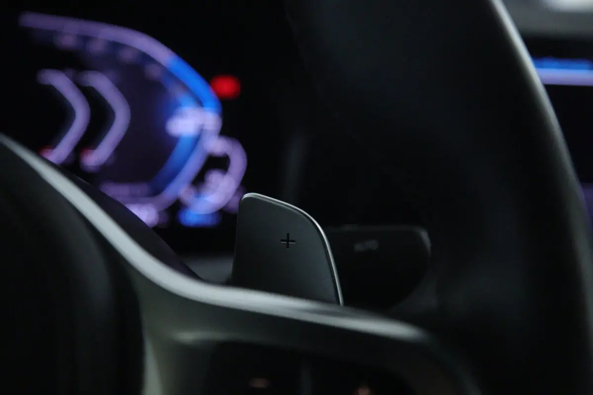 330e High Executive M Sport /PANO/SFEER/CARPLAY/CAM/BOMVOL