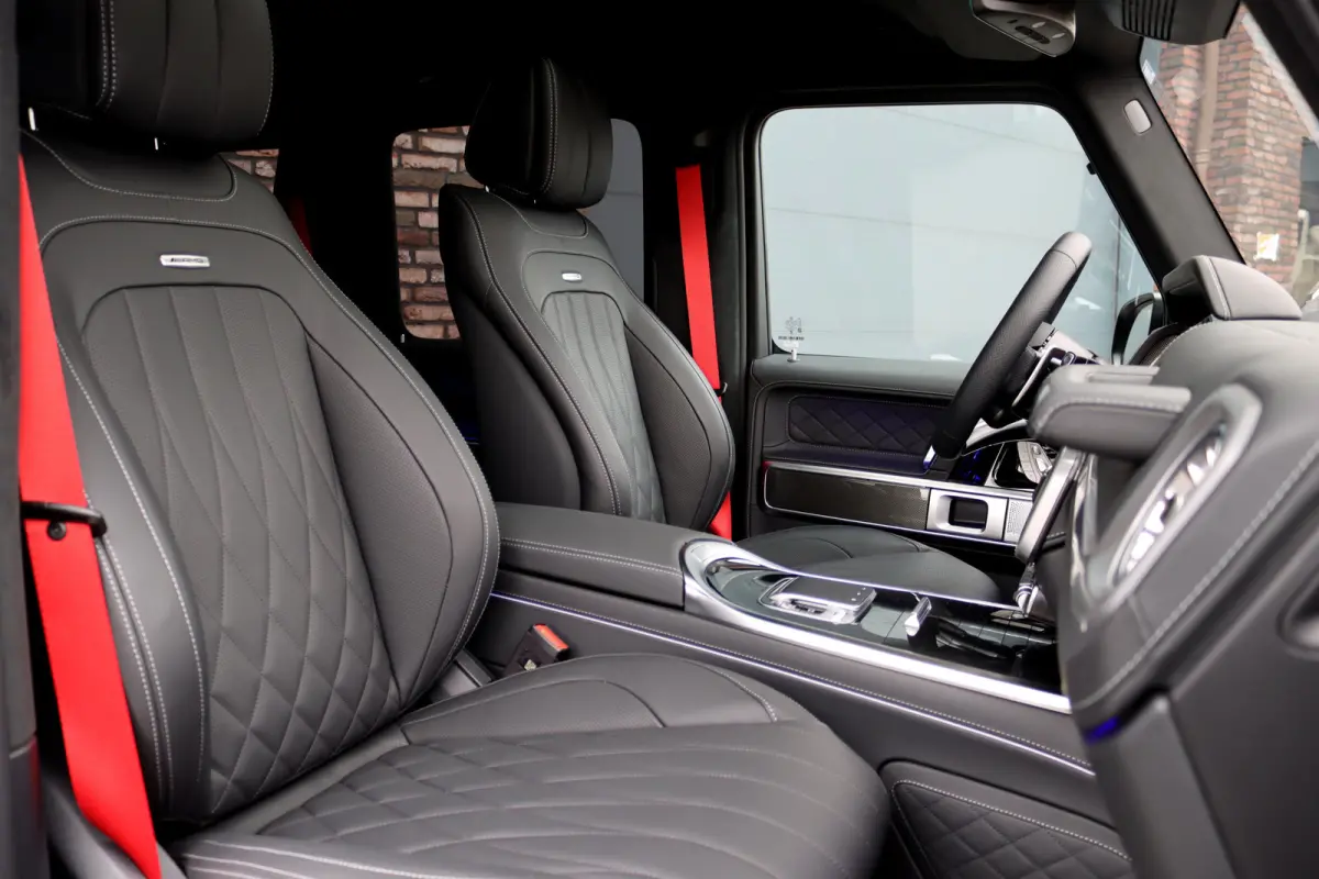 AMG 63 V8 | Facelift | Techniekpakket | Performance-pakket | Distronic | AMG Drivers Package | Burmester | Nappa Leder | Verwarmd Stuurwiel | Trekhaak | Keyless Go | Massage | Matte PPF |
