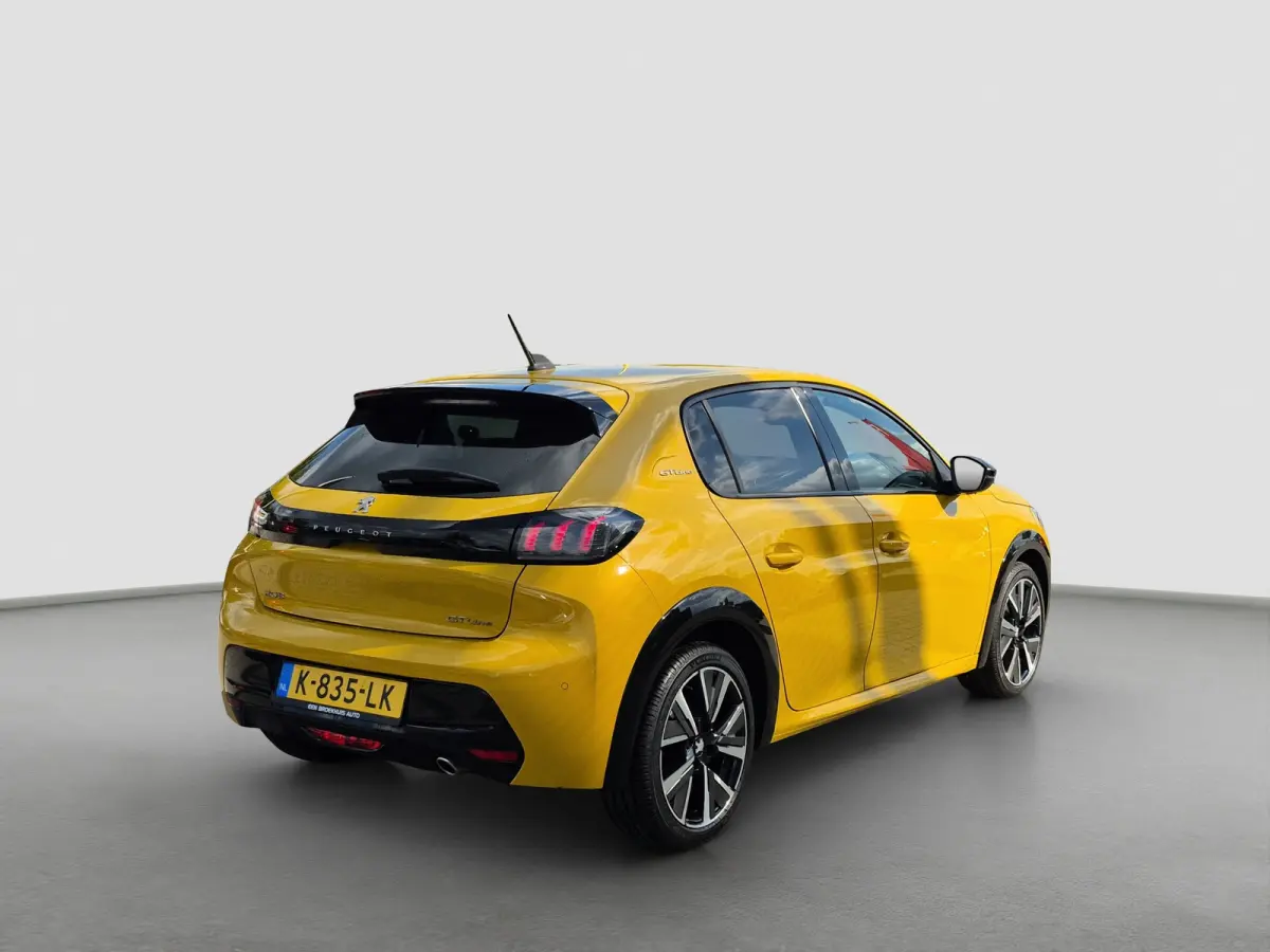 1.2 PURETECH 100PK 5-DRS GT-LINE Trekhaak afneembaar | Camera | LED | Parkeersensoren | Full map navigatie | Carplay/android auto |