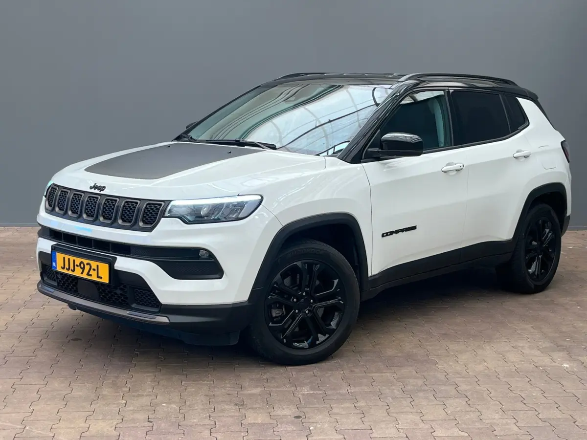 4xe 240 PLUG-IN HYBRID UPLAND AUTOMAAT | Achteruitrijcamera | Afwijkende dakkleur | Apple Carplay/Android Auto|telefoonintegratie premium