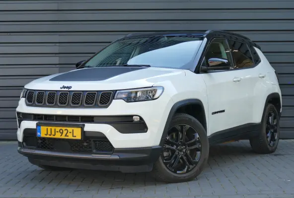 4xe 240 PLUG-IN HYBRID UPLAND AUTOMAAT | Achteruitrijcamera | Afwijkende dakkleur | Apple Carplay/Android Auto|telefoonintegratie premium