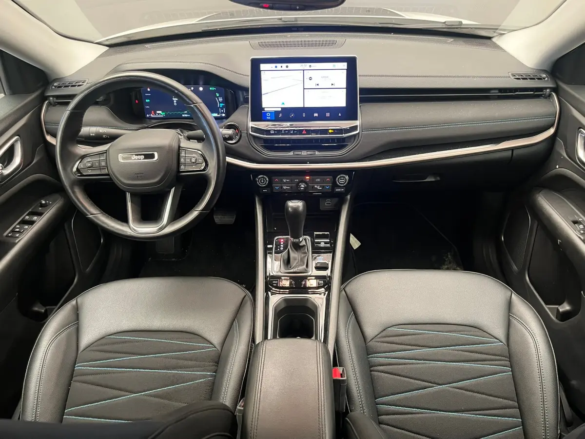 4xe 240 PLUG-IN HYBRID UPLAND AUTOMAAT | Achteruitrijcamera | Afwijkende dakkleur | Apple Carplay/Android Auto|telefoonintegratie premium
