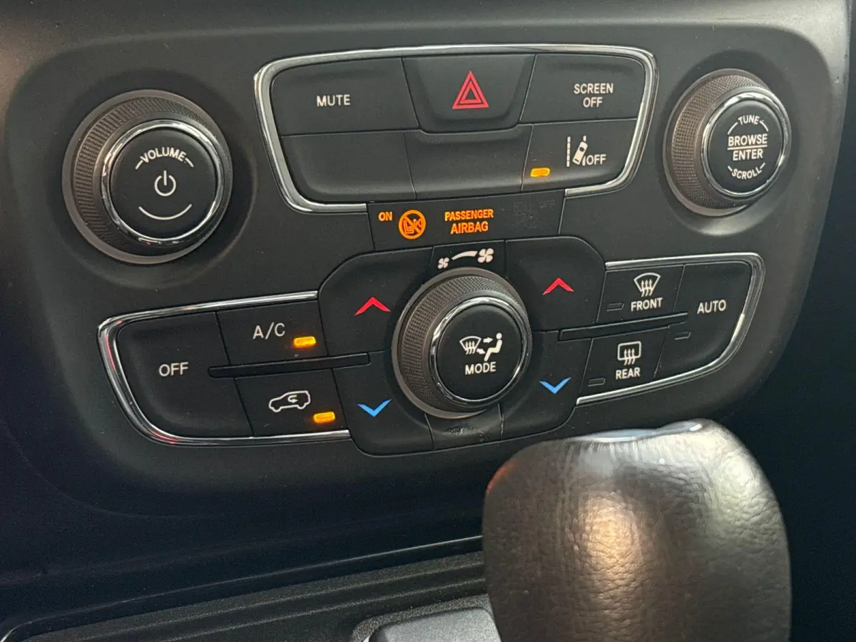 1.3T Longitude | Navigatie | Camera | Climate Control | Cruise Control | LMV 19"| Trekhaak |