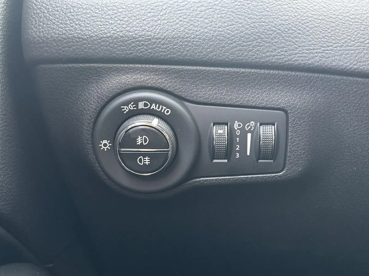 1.3T Longitude | Navigatie | Camera | Climate Control | Cruise Control | LMV 19"| Trekhaak |
