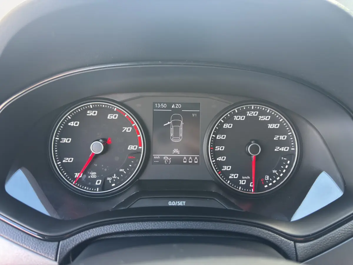 1.0 TSI Style Business Intense | Achteruitrijcamera | Apple Carplay/Android Auto | Cruise control adaptief |