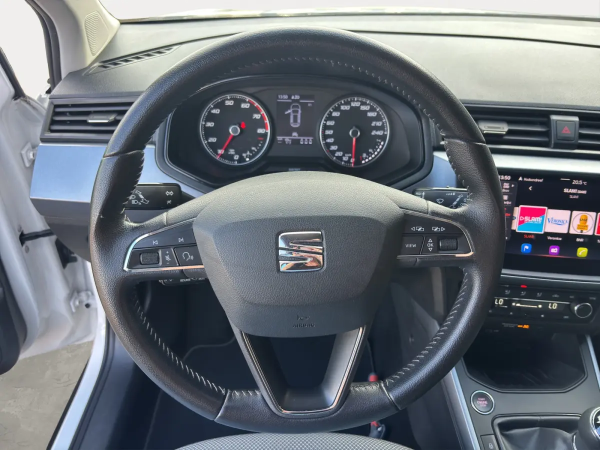 1.0 TSI Style Business Intense | Achteruitrijcamera | Apple Carplay/Android Auto | Cruise control adaptief |