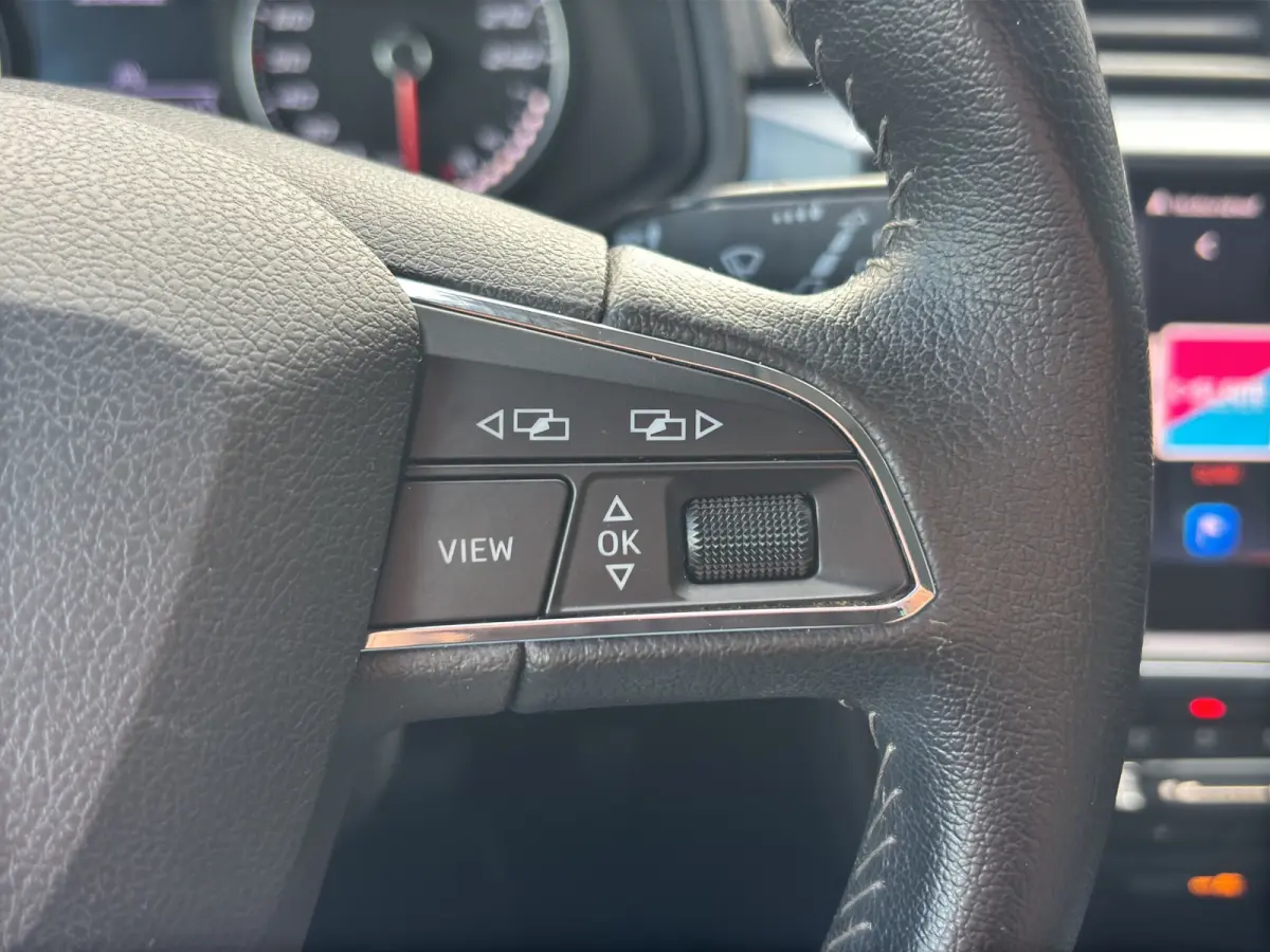 1.0 TSI Style Business Intense | Achteruitrijcamera | Apple Carplay/Android Auto | Cruise control adaptief |