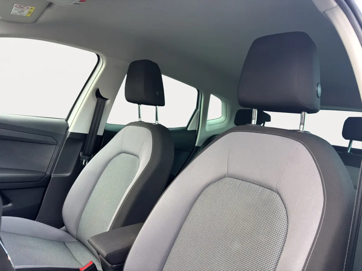 1.0 TSI Style Business Intense | Achteruitrijcamera | Apple Carplay/Android Auto | Cruise control adaptief |