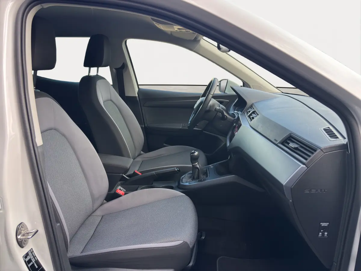 1.0 TSI Style Business Intense | Achteruitrijcamera | Apple Carplay/Android Auto | Cruise control adaptief |