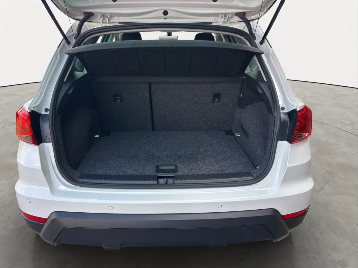 1.0 TSI Style Business Intense | Achteruitrijcamera | Apple Carplay/Android Auto | Cruise control adaptief |