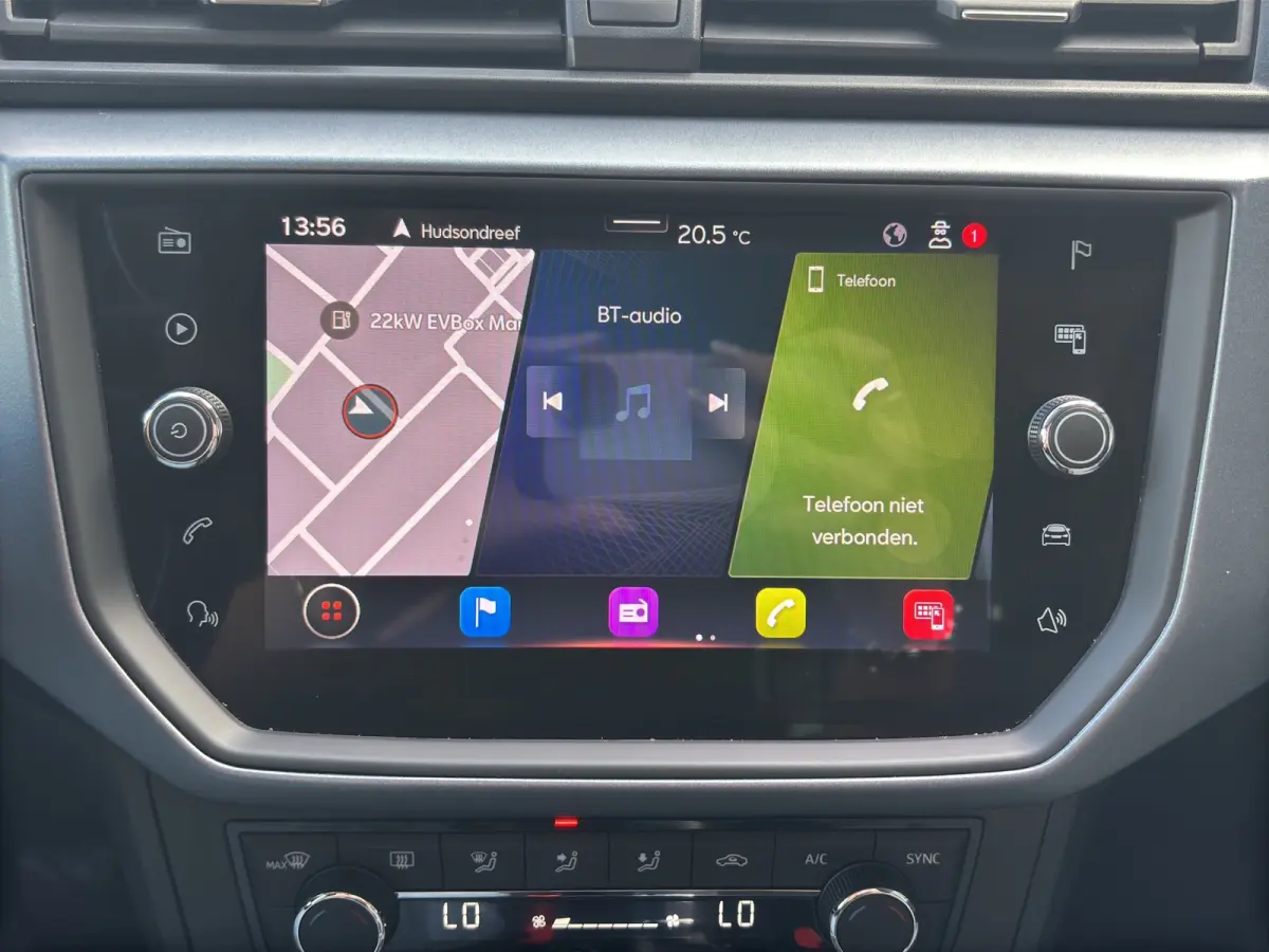 1.0 TSI Style Business Intense | Achteruitrijcamera | Apple Carplay/Android Auto | Cruise control adaptief |