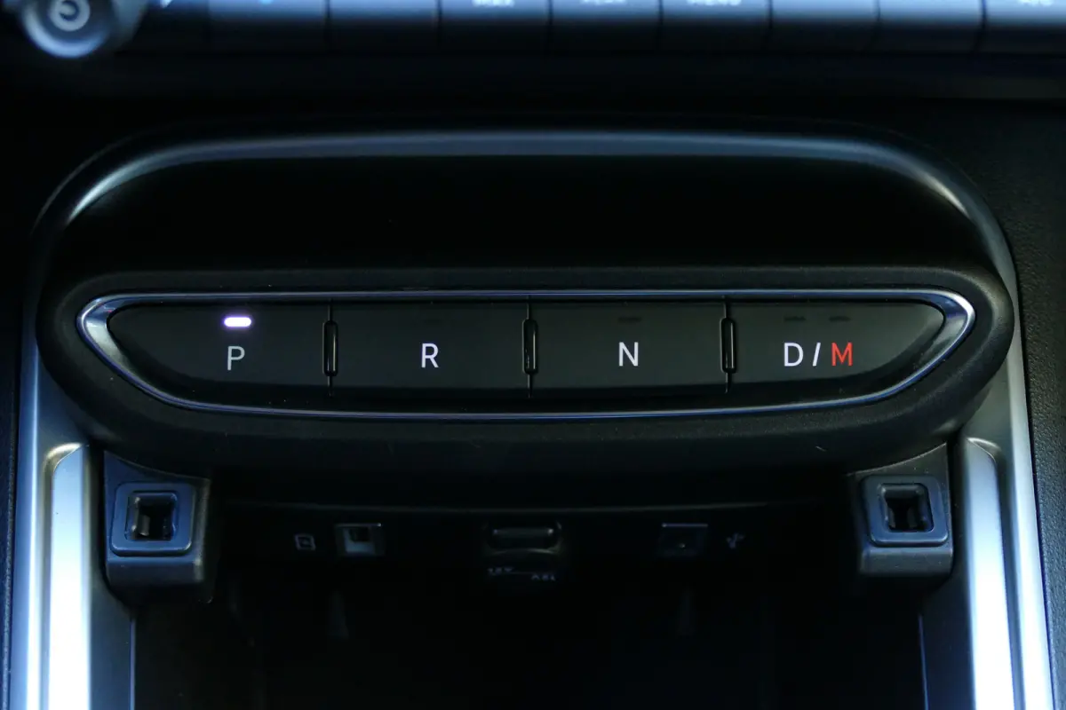 1.2 e-Hybrid Summit | Achteruitrijcamera | Airco (automatisch) | Apple Carplay/Android Auto|telefoonintegratie premium