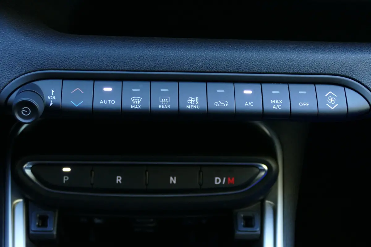 1.2 e-Hybrid Summit | Achteruitrijcamera | Airco (automatisch) | Apple Carplay/Android Auto|telefoonintegratie premium