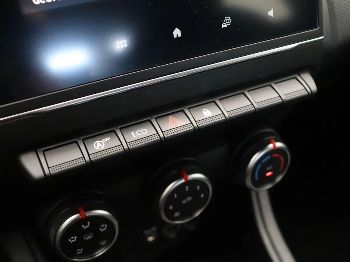 TCe 90pk techno | Cruise Control | Apple Carplay | Android auto | 17" LMV | Parkeersensoren achter |