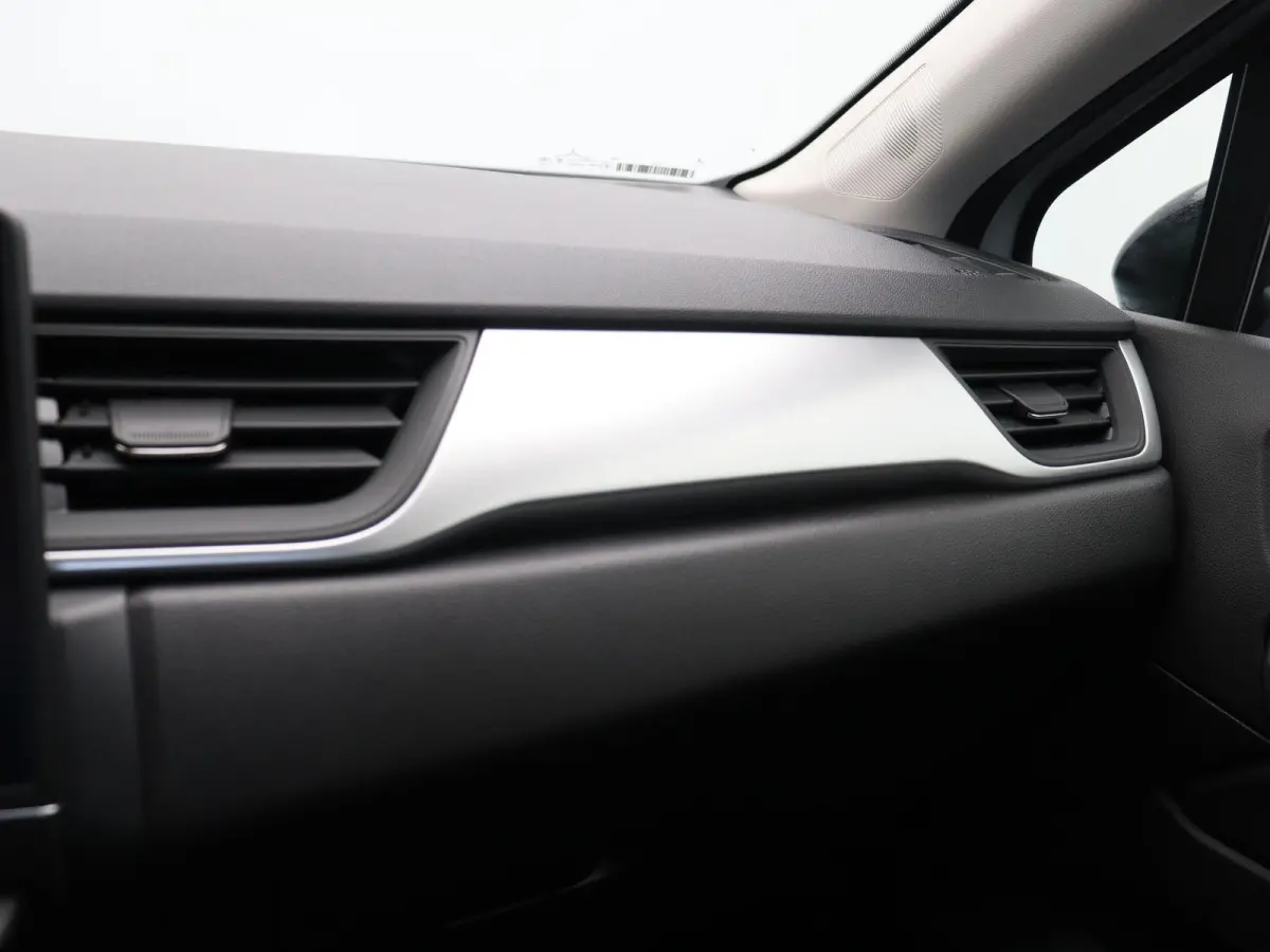 TCe 90pk techno | Cruise Control | Apple Carplay | Android auto | 17" LMV | Parkeersensoren achter |