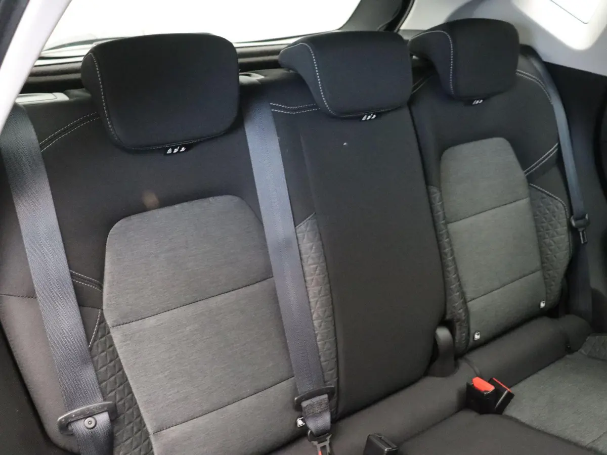 TCe 90pk techno | Cruise Control | Apple Carplay | Android auto | 17" LMV | Parkeersensoren achter |