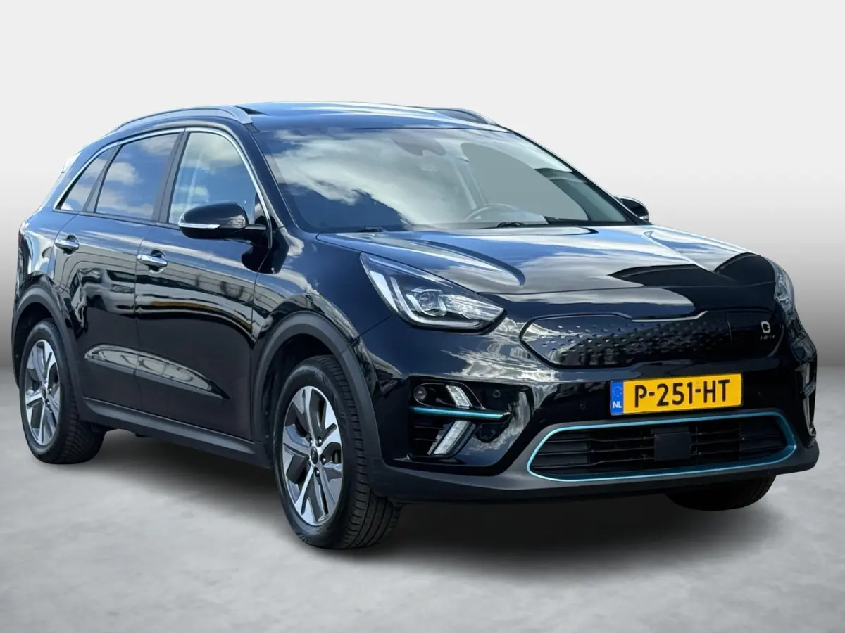 DynamicPlusLine 64 kWh SOH 94,1% | Trekhaak | Schuif-Kanteldak | Adaptive Cruise | 3-Fase 11kW | Stoel- & Stuurverwarming | LED | Camera | Keyless | Lane Assist | Apple CarPlay | 1e Eigenaar