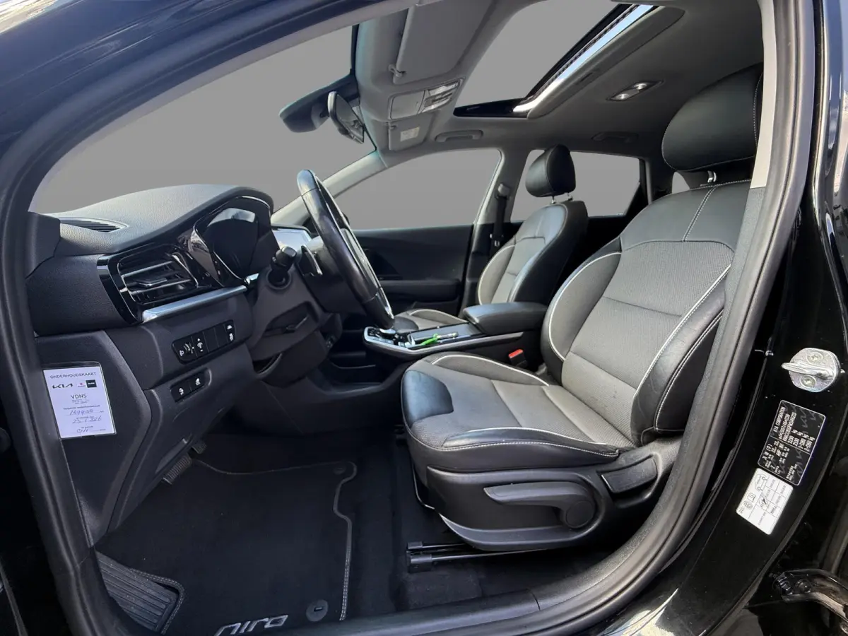 DynamicPlusLine 64 kWh SOH 94,1% | Trekhaak | Schuif-Kanteldak | Adaptive Cruise | 3-Fase 11kW | Stoel- & Stuurverwarming | LED | Camera | Keyless | Lane Assist | Apple CarPlay | 1e Eigenaar