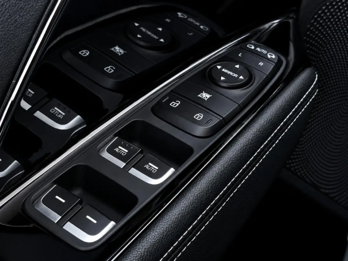 DynamicPlusLine 64 kWh SOH 94,1% | Trekhaak | Schuif-Kanteldak | Adaptive Cruise | 3-Fase 11kW | Stoel- & Stuurverwarming | LED | Camera | Keyless | Lane Assist | Apple CarPlay | 1e Eigenaar
