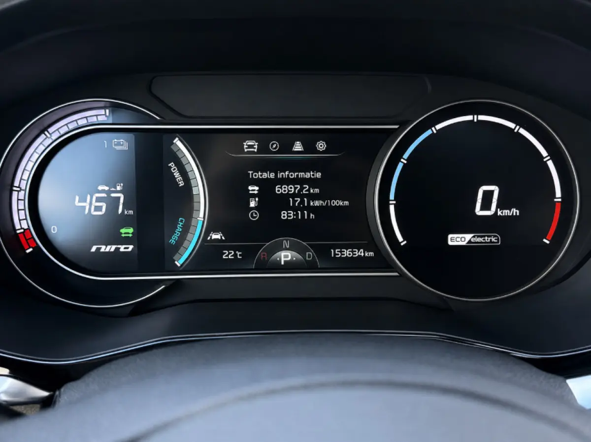 DynamicPlusLine 64 kWh SOH 94,1% | Trekhaak | Schuif-Kanteldak | Adaptive Cruise | 3-Fase 11kW | Stoel- & Stuurverwarming | LED | Camera | Keyless | Lane Assist | Apple CarPlay | 1e Eigenaar