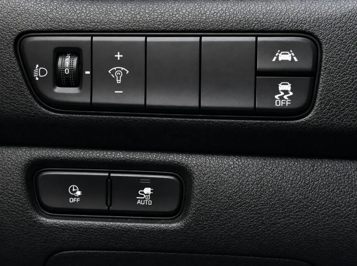 DynamicPlusLine 64 kWh SOH 94,1% | Trekhaak | Schuif-Kanteldak | Adaptive Cruise | 3-Fase 11kW | Stoel- & Stuurverwarming | LED | Camera | Keyless | Lane Assist | Apple CarPlay | 1e Eigenaar