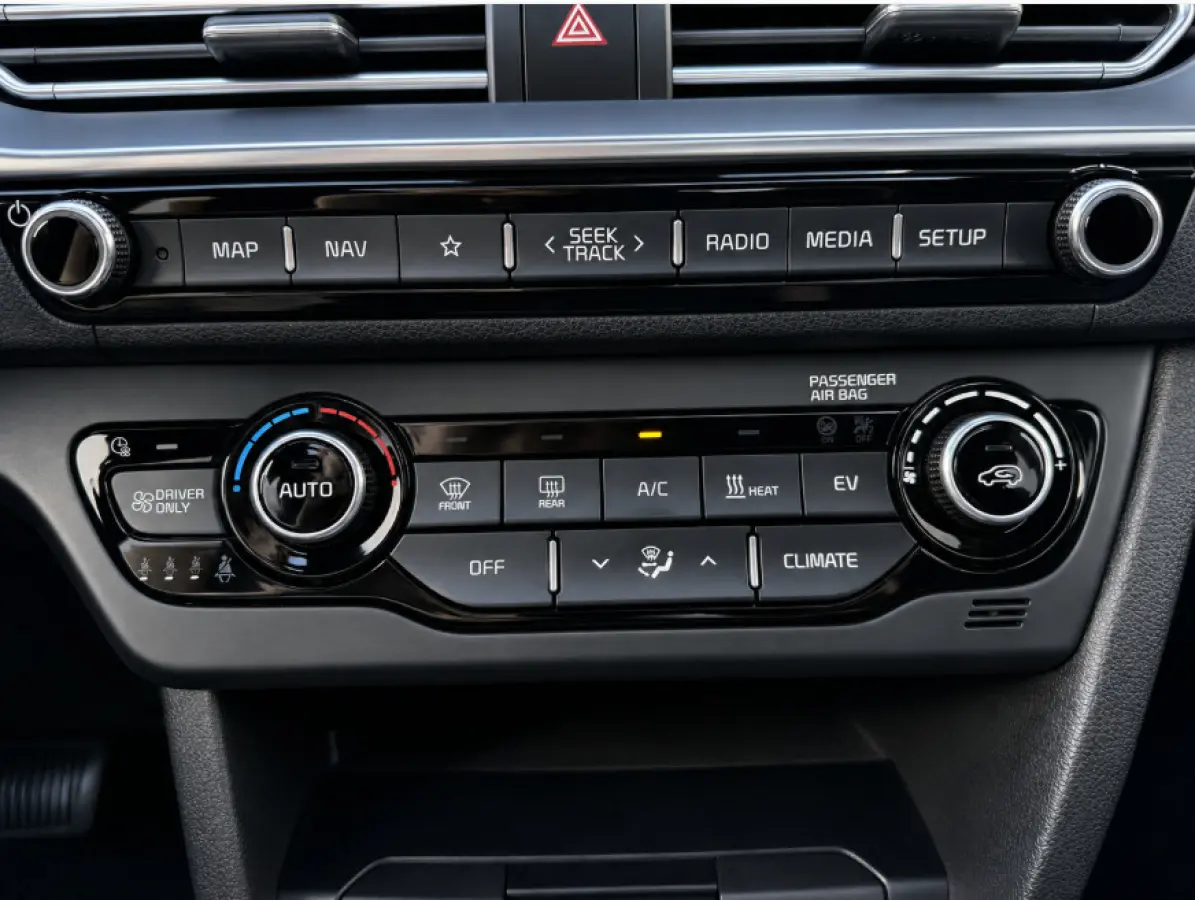 DynamicPlusLine 64 kWh SOH 94,1% | Trekhaak | Schuif-Kanteldak | Adaptive Cruise | 3-Fase 11kW | Stoel- & Stuurverwarming | LED | Camera | Keyless | Lane Assist | Apple CarPlay | 1e Eigenaar