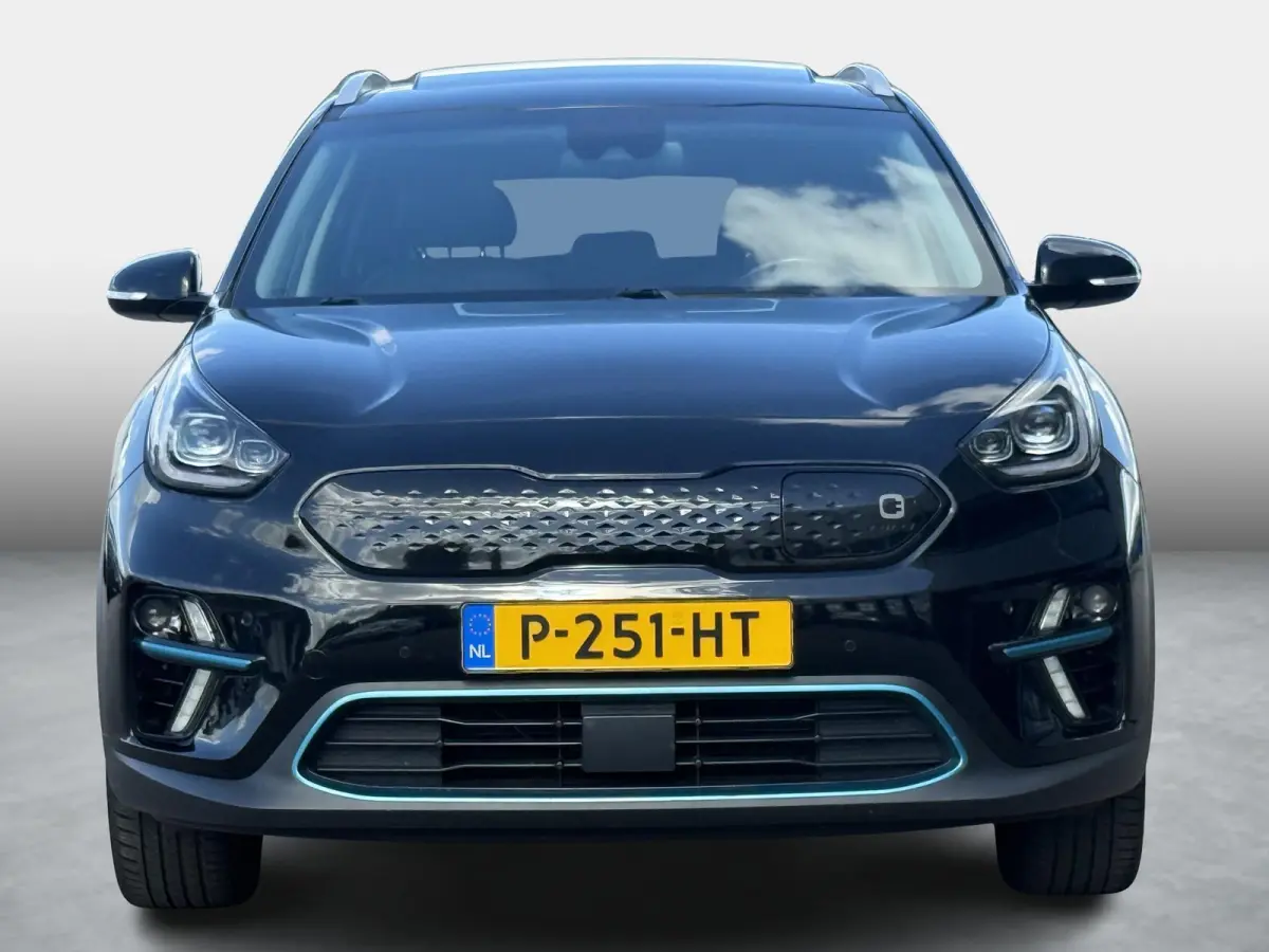 DynamicPlusLine 64 kWh SOH 94,1% | Trekhaak | Schuif-Kanteldak | Adaptive Cruise | 3-Fase 11kW | Stoel- & Stuurverwarming | LED | Camera | Keyless | Lane Assist | Apple CarPlay | 1e Eigenaar