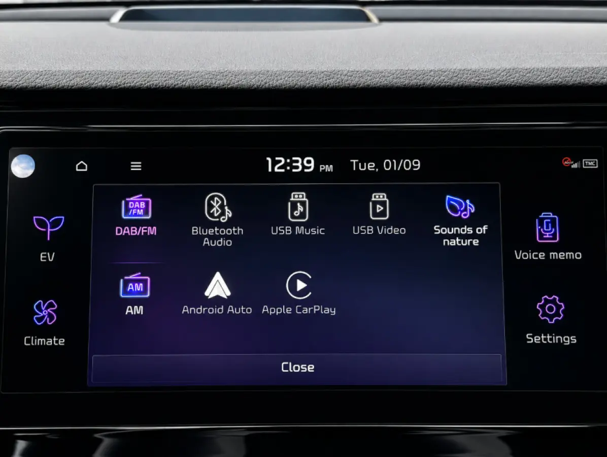 DynamicPlusLine 64 kWh SOH 94,1% | Trekhaak | Schuif-Kanteldak | Adaptive Cruise | 3-Fase 11kW | Stoel- & Stuurverwarming | LED | Camera | Keyless | Lane Assist | Apple CarPlay | 1e Eigenaar