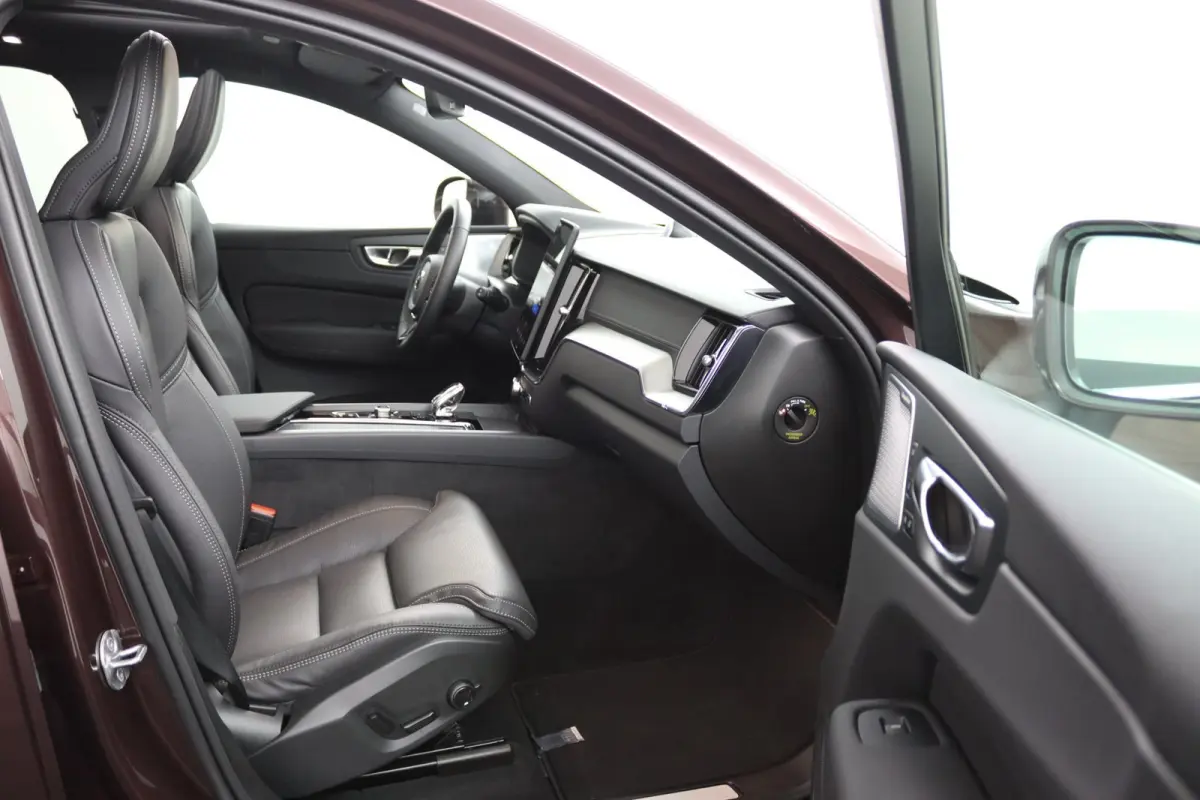T8 AWD Ultra Bright Exec. Ed. | Luchtvering | Trekhaak | Bowers & Wilkins | Massega | Snel Leverbaar |