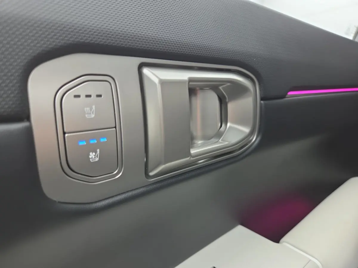 GT-PlusLine 81.4 kWh Meest luxe uitvoering | 204 PK | Metallic lak | Fabrieksgarantie t/m 6-9-2032 + 3x 1 jaar*| NAP