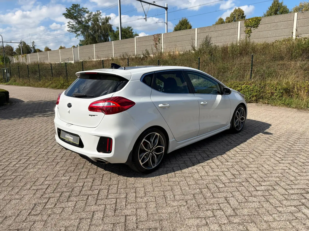 Cee'd 1.6 GT I 204PK I 1E EIG I PANO I CRUISE I CAMERA I CLIMA I LEER