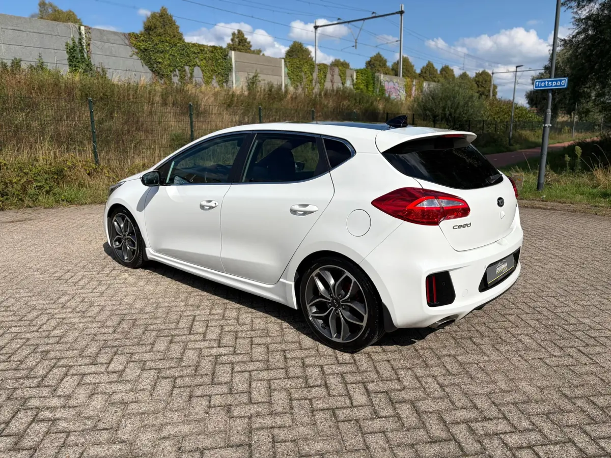 Cee'd 1.6 GT I 204PK I 1E EIG I PANO I CRUISE I CAMERA I CLIMA I LEER