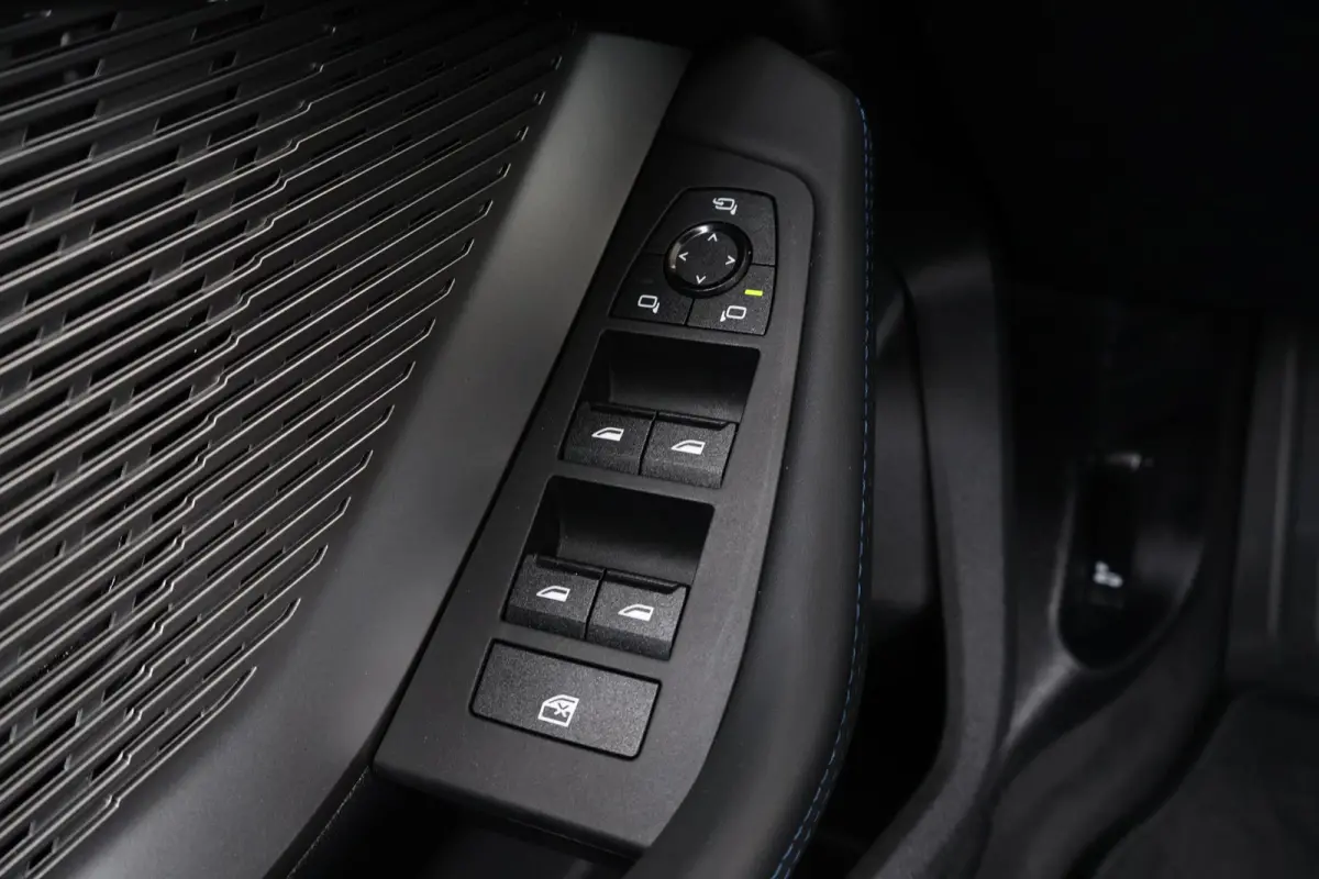 120 | M-Sport Pakket | Achteruitrijcamera | PDC | Stoelverwarming Voor |