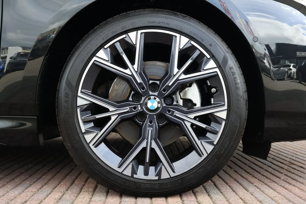 120 | M-Sport Pakket | Achteruitrijcamera | PDC | Stoelverwarming Voor |