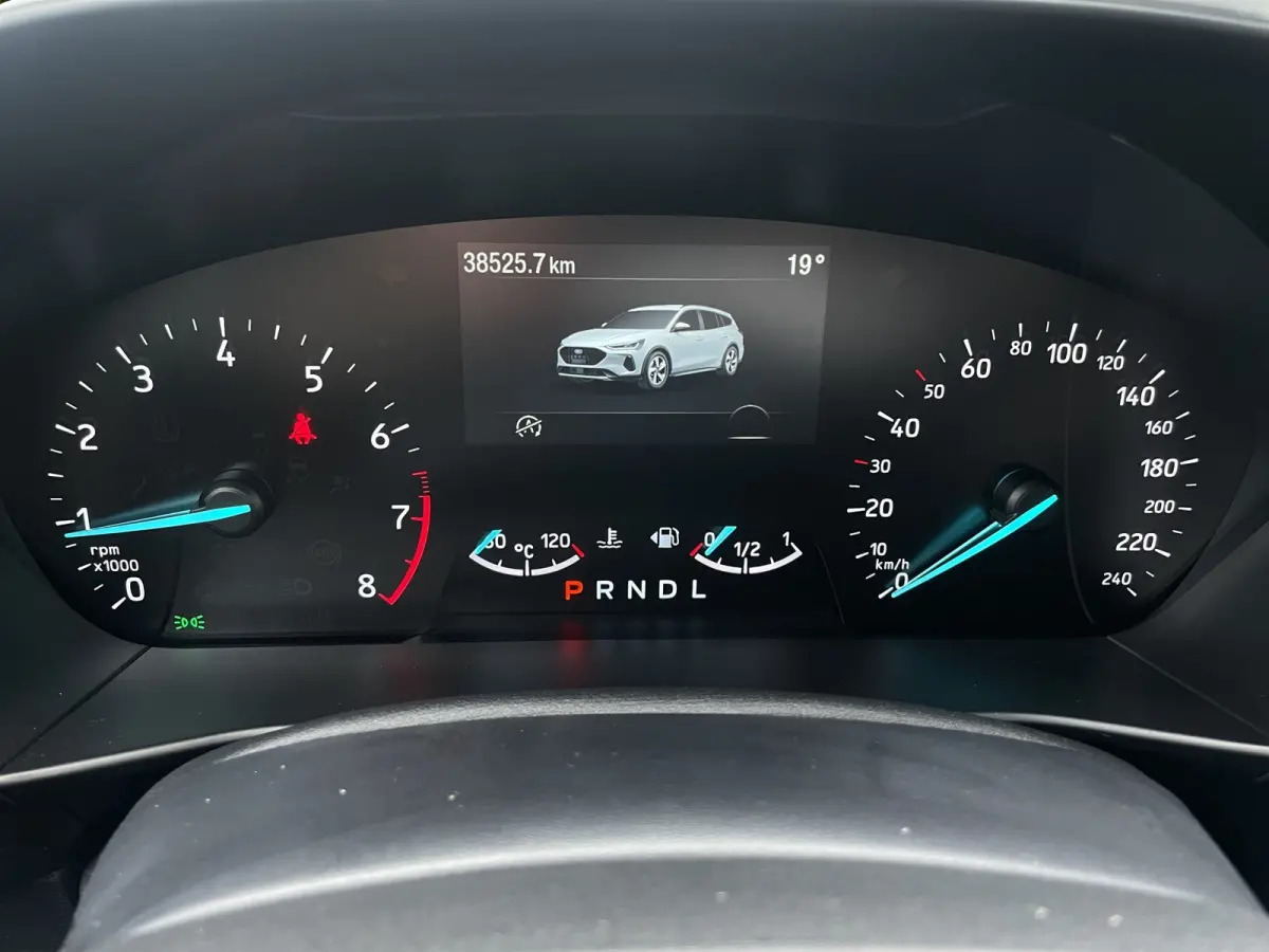 1.0EB Active Automaat | Trekhaak afneembaar | Camera | AGR | Winterpakket | Navi | Apple Carplay/Android Auto | Full-LED | Airco (automatisch) | Apple Carplay/Android Auto|telefoonintegratie