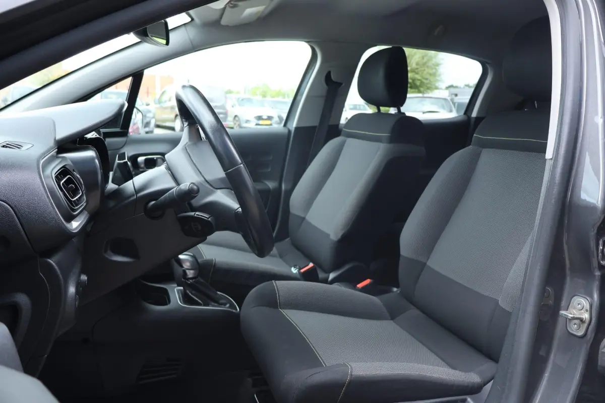 1.2 PureTech Shine | Cruise Control | Achteruitrij Camera | Dodehoeksdetectie | Navigatie | Automaat |