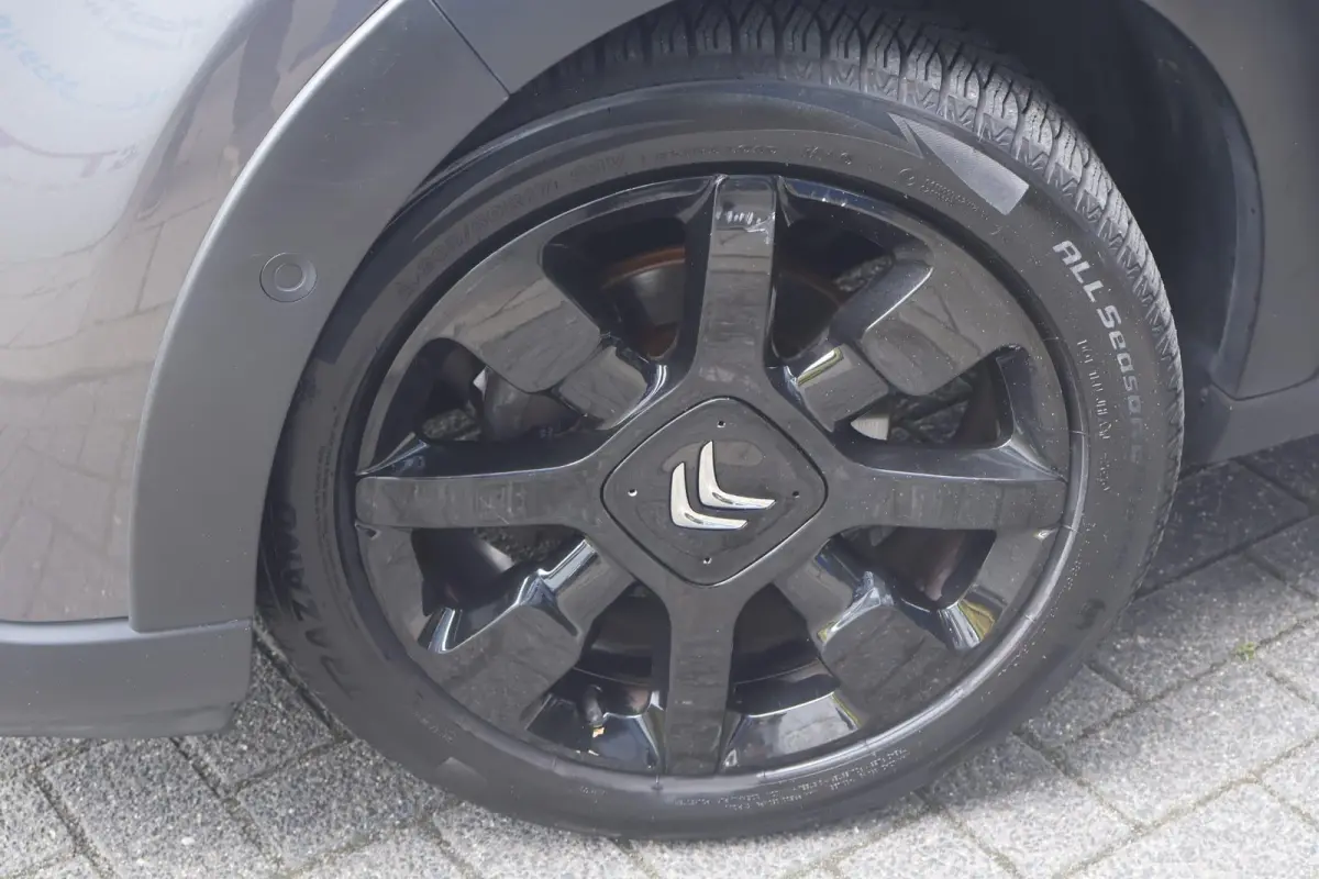 1.2 PureTech Shine | Cruise Control | Achteruitrij Camera | Dodehoeksdetectie | Navigatie | Automaat |