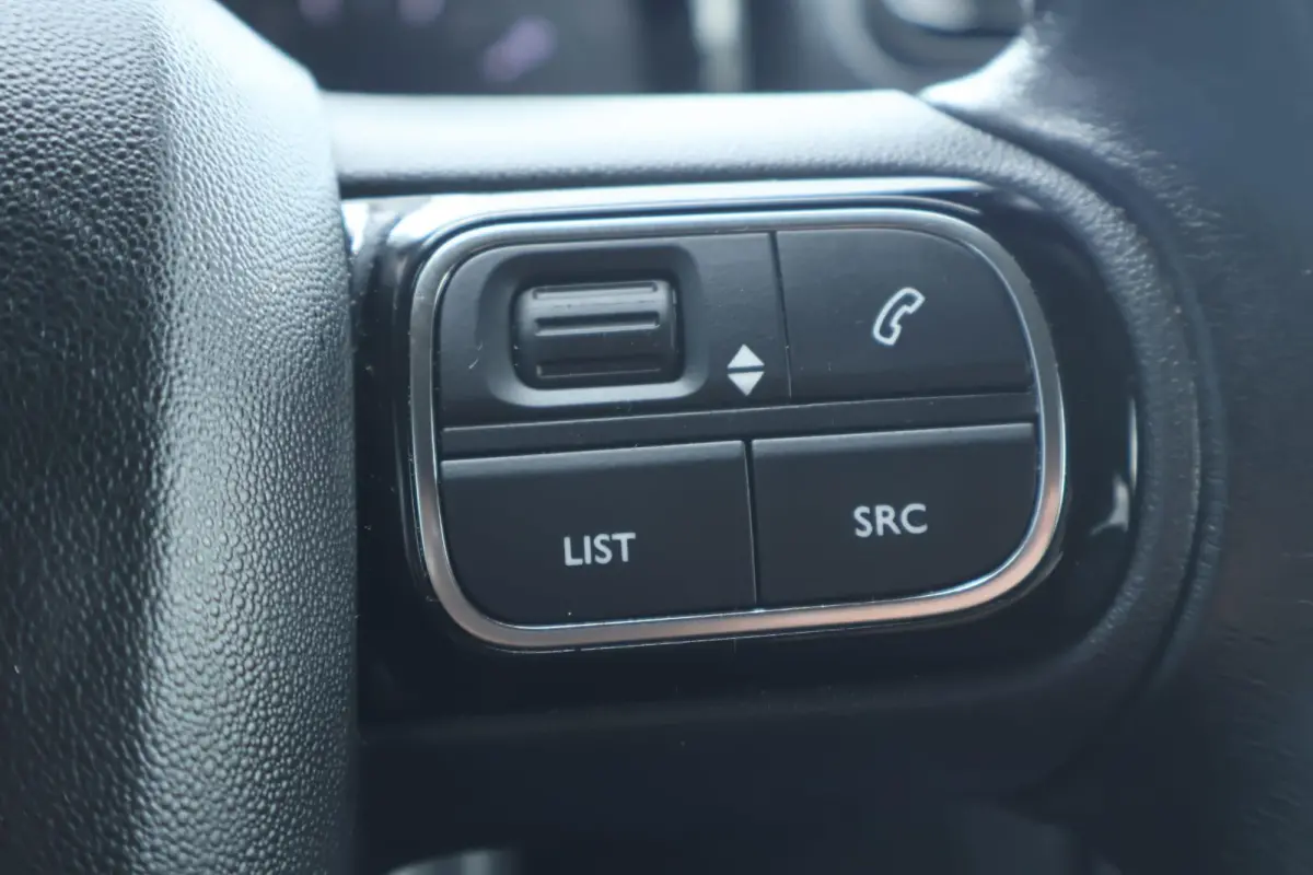 1.2 PureTech Shine | Cruise Control | Achteruitrij Camera | Dodehoeksdetectie | Navigatie | Automaat |