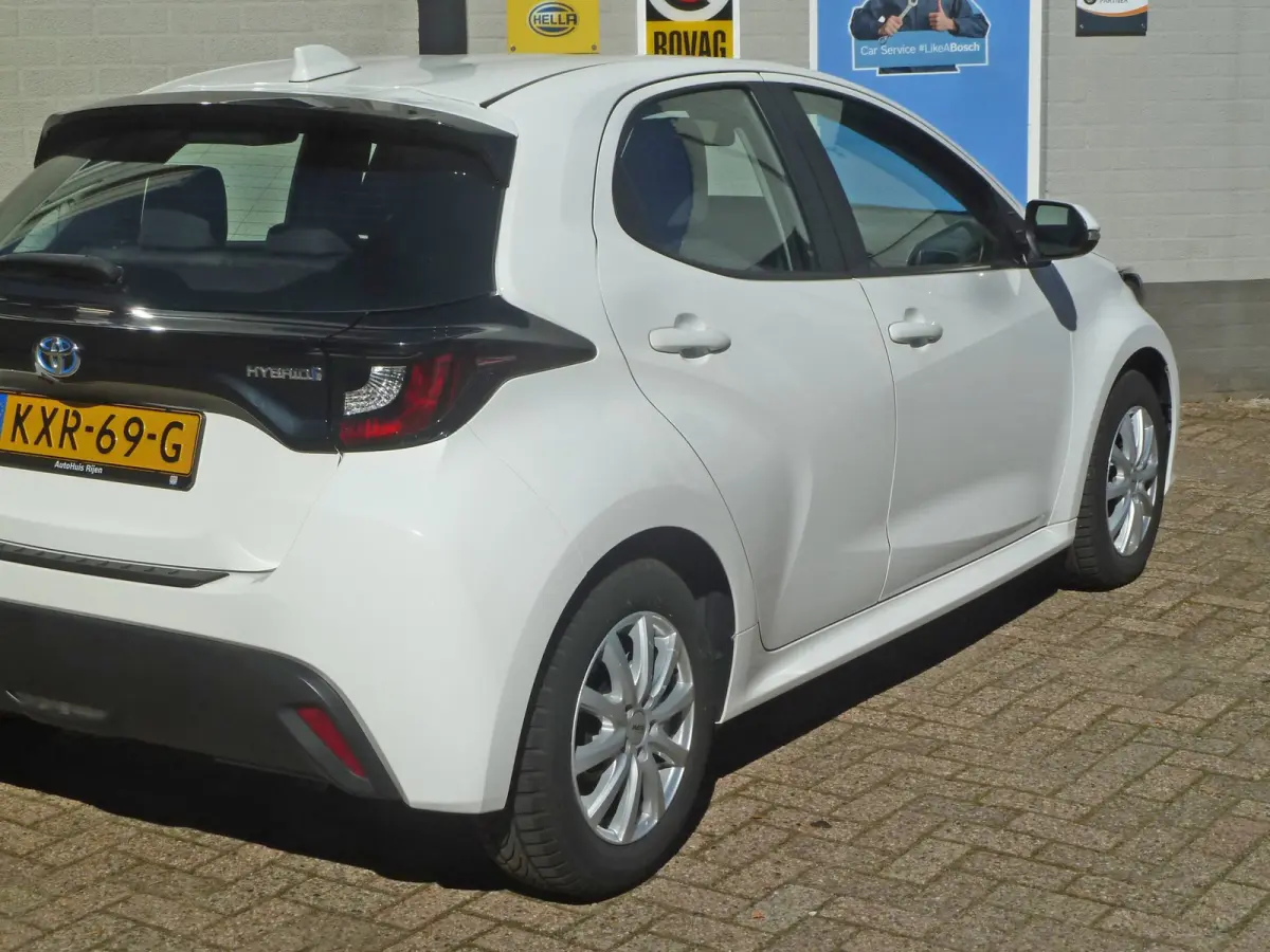 1.5 Hybrid Active|Adaptive-Cruise|Stoelverwarming|Camera|Climate-Control|Navi|Dealer-onderhouden