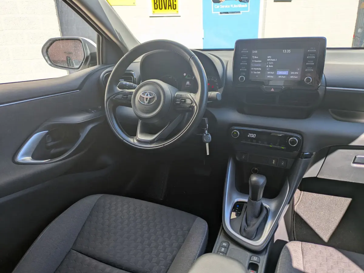 1.5 Hybrid Active|Adaptive-Cruise|Stoelverwarming|Camera|Climate-Control|Navi|Dealer-onderhouden