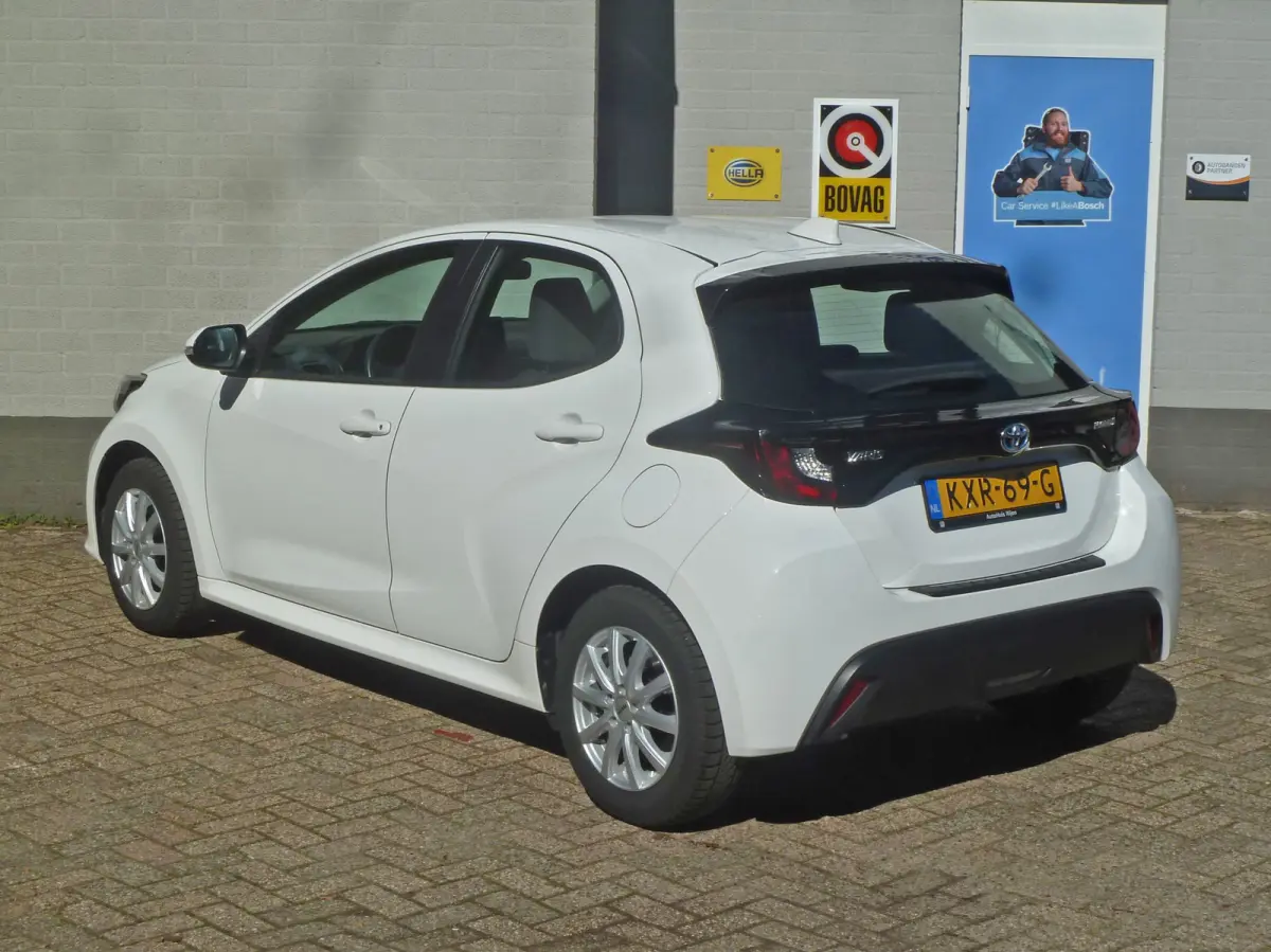 1.5 Hybrid Active|Adaptive-Cruise|Stoelverwarming|Camera|Climate-Control|Navi|Dealer-onderhouden
