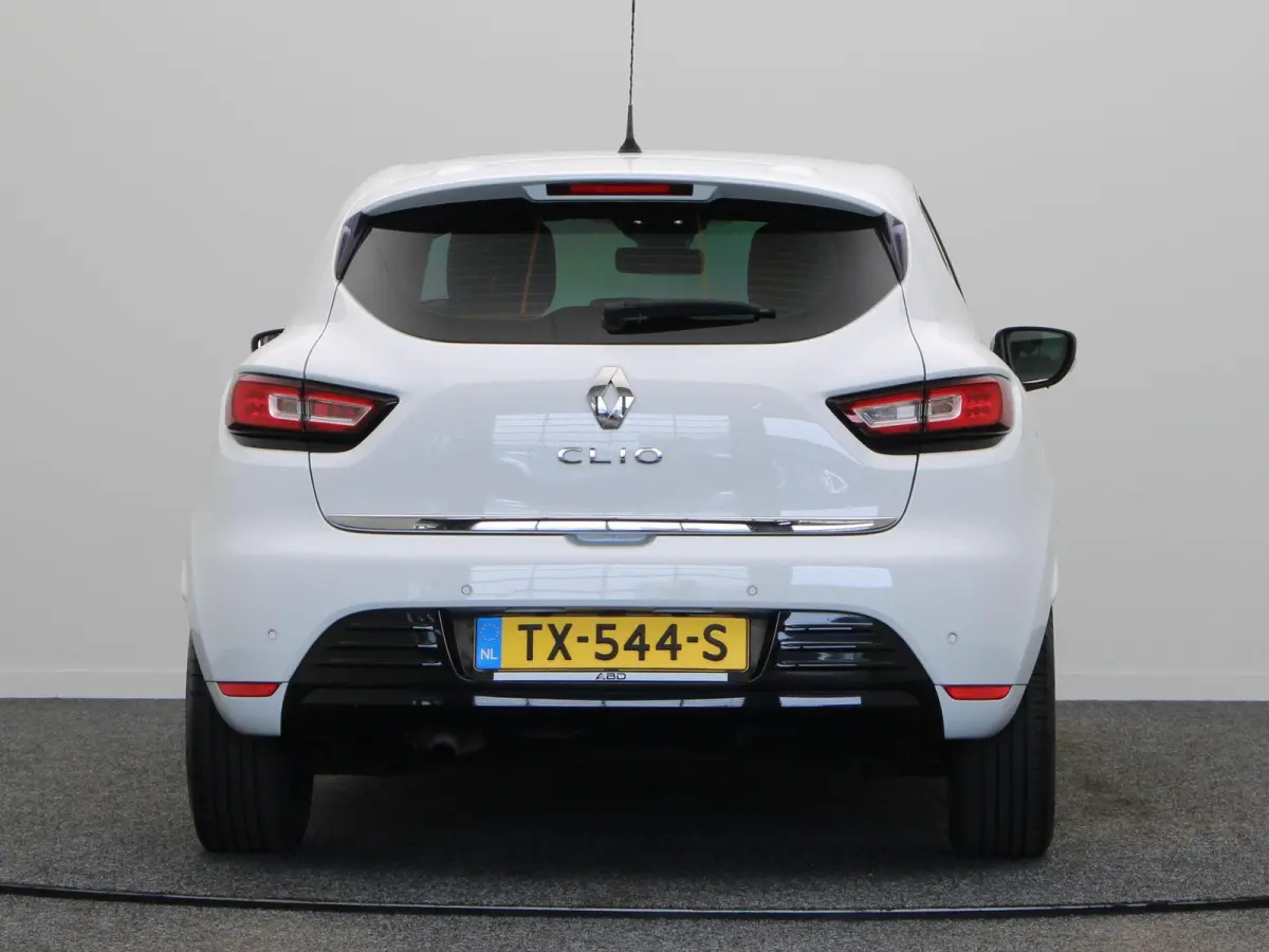 TCe 90pk Intens | Uniek lage km stand | Dealer onderhouden | Climate control | Cruise control | Navigatie |